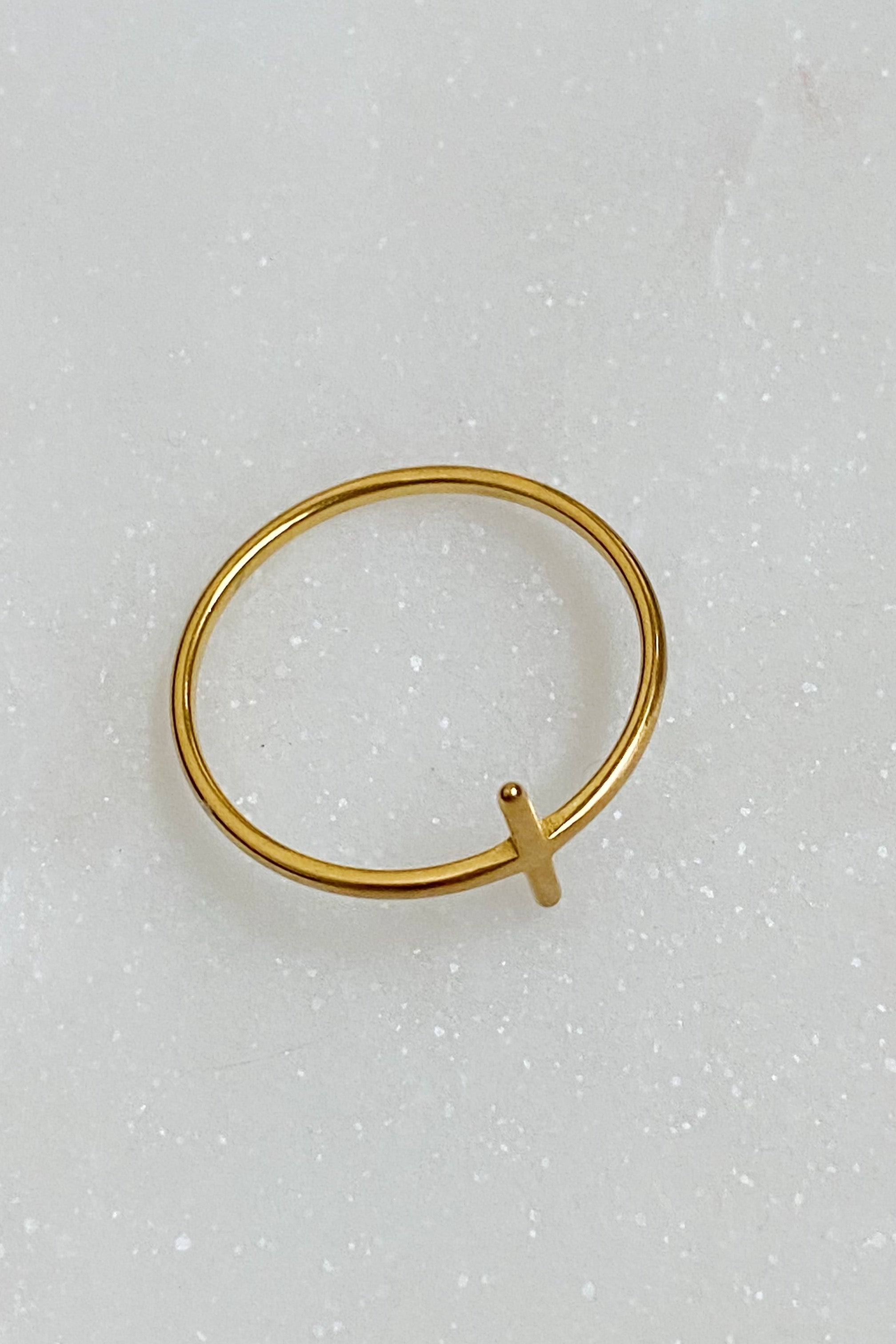 Anillo con cruz lateral